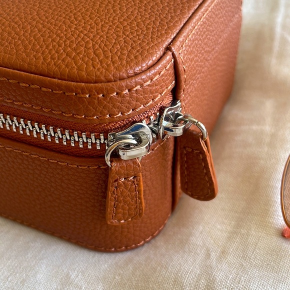 Mark & Graham Travel Accessories Case – New – Compact Organizer - Picture 6 of 8